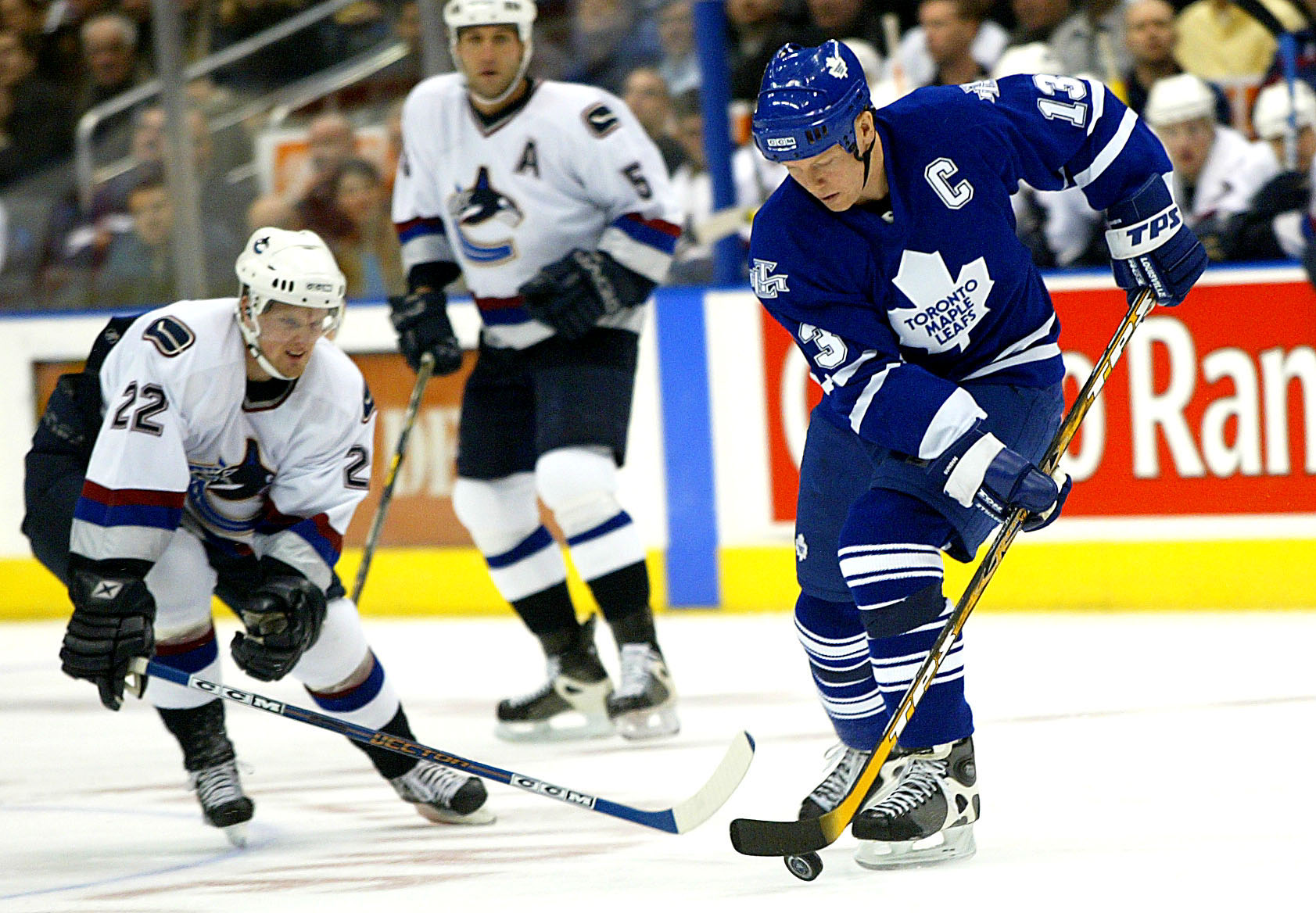 Today in Hockey History: Toronto Maple Leafs Mats Sundin Becomes Top Swede